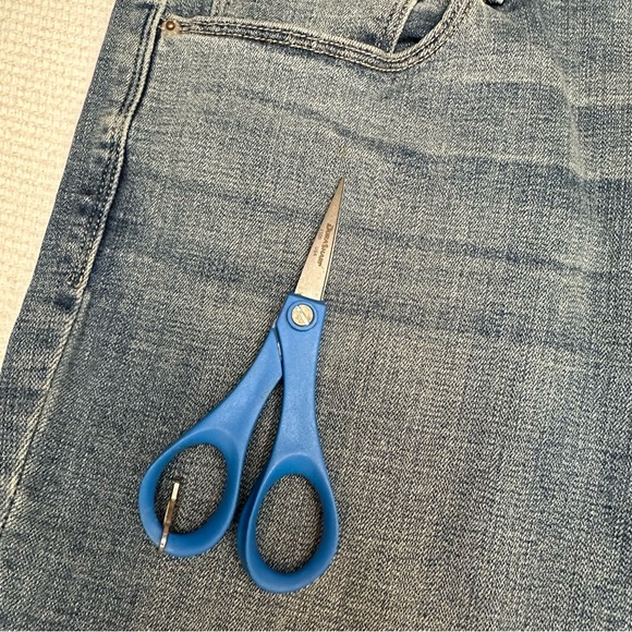 Levi's 505 Straight Leg Blue Jeans Size 10 - shortened length - Picture 6 of 10